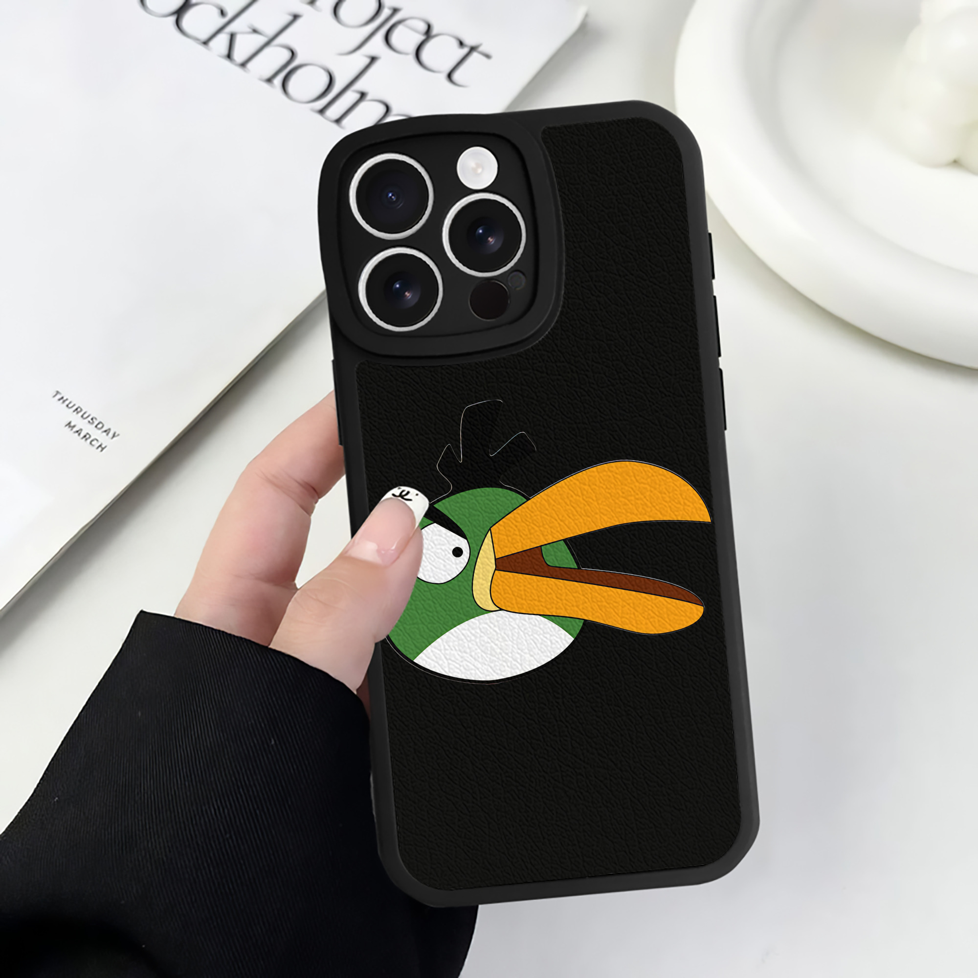 （画像用） Angry Birds アングリーバード 【iPhone 16シリーズ対応】シリコンスマホケース（レザー調） 材質：シリコン
